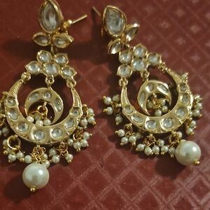 Elegant Gold and White Dangle Kundan Earrings